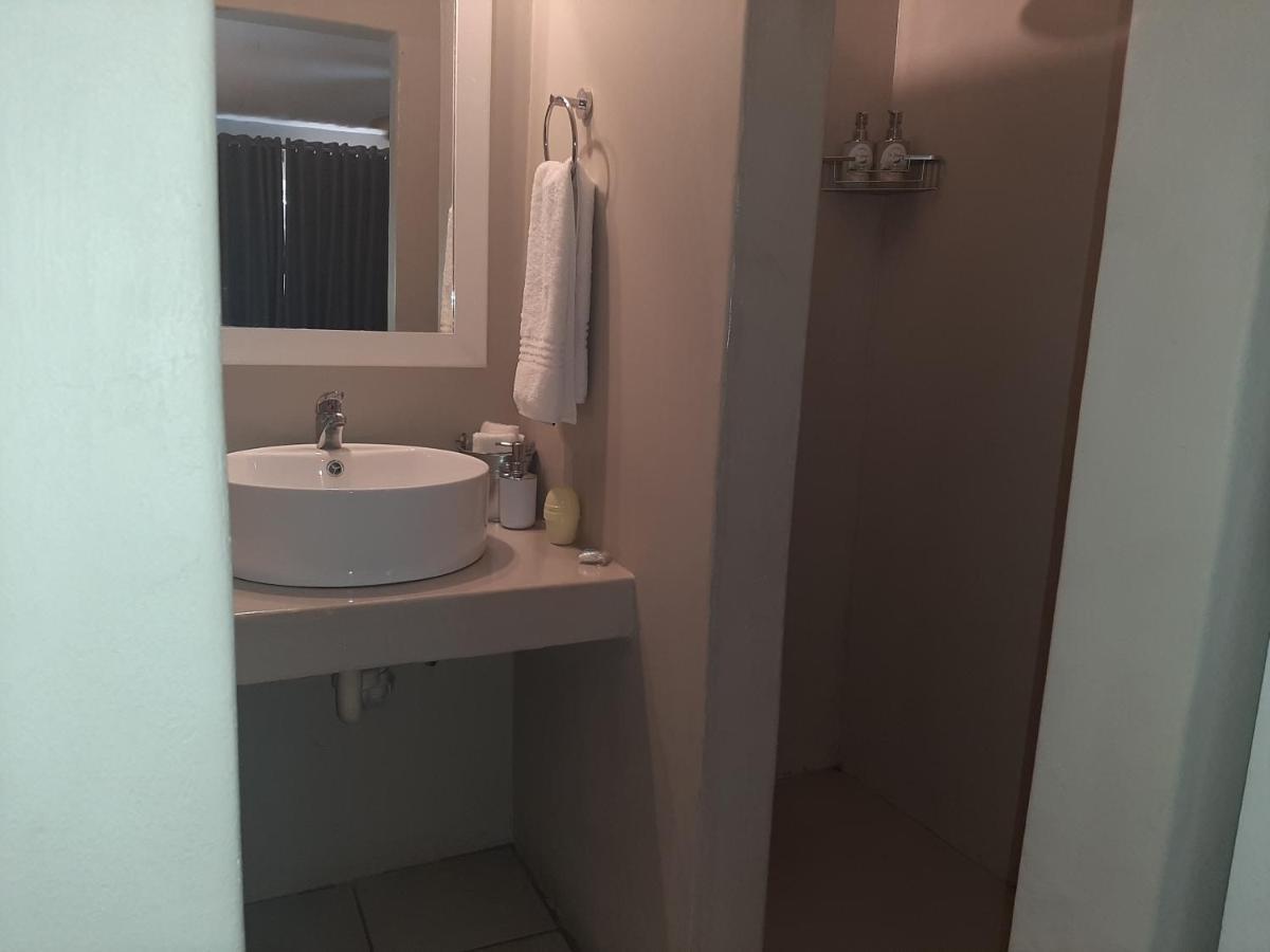 St George'S Guest House ツァニーン エクステリア 写真