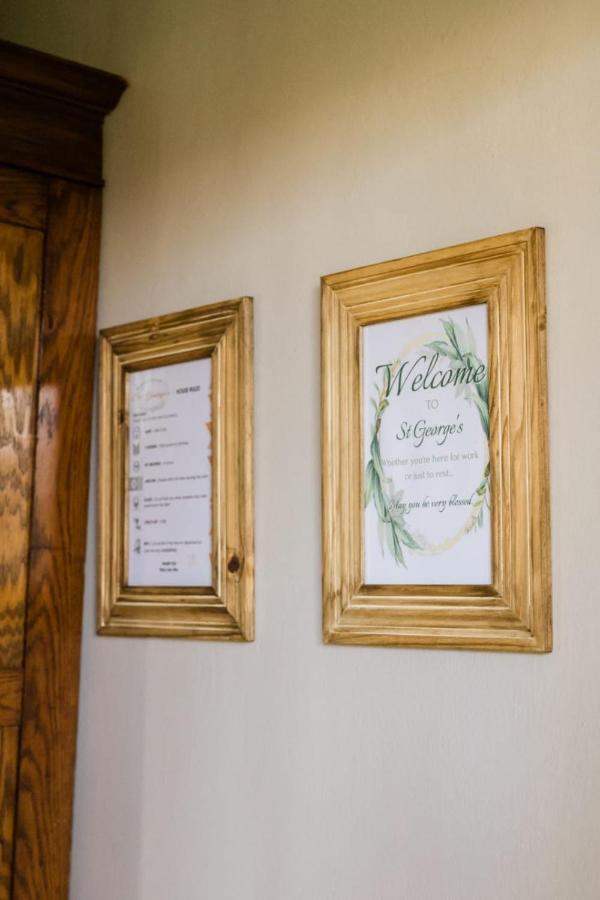 St George'S Guest House ツァニーン エクステリア 写真